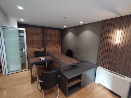 3 otaqlı ofis - 8 Noyabr m. - 130 m²