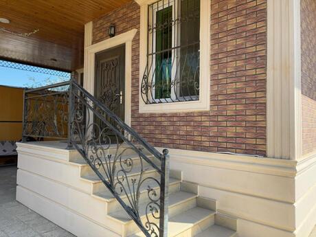 5 otaqlı həyət evi/bağ evi - Novxanı q. - 250 m²
