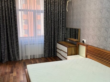 3 otaqlı yeni tikili - 8 Noyabr m. - 106 m²