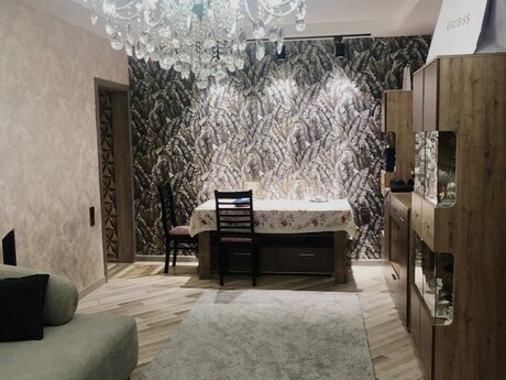 3 otaqlı köhnə tikili - Xalqlar Dostluğu m. - 100 m²