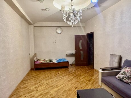 3-комн. новостройка - м. Иншаатчылар - 105 м²