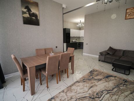 4 otaqlı həyət evi/bağ evi - Mərdəkan q. - 250 m²
