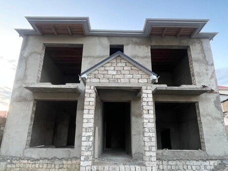 5 otaqlı həyət evi/bağ evi - Qaraçuxur q. - 255 m²