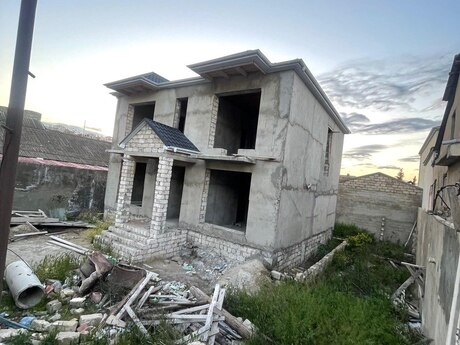 5 otaqlı həyət evi/bağ evi - Qaraçuxur q. - 255 m²