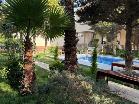 5 otaqlı həyət evi/bağ evi - Mərdəkan q. - 400 m²
