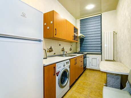 3 otaqlı köhnə tikili - Sahil m. - 81 m²