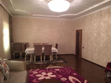 5 otaqlı həyət evi/bağ evi - Novxanı q. - 280 m²