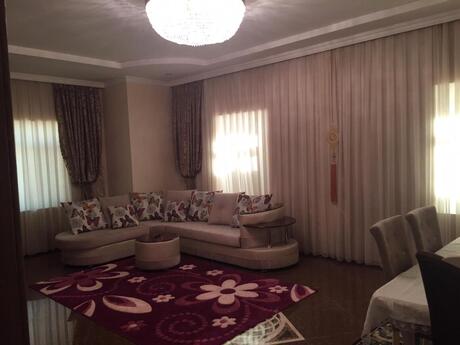 5 otaqlı həyət evi/bağ evi - Novxanı q. - 280 m²