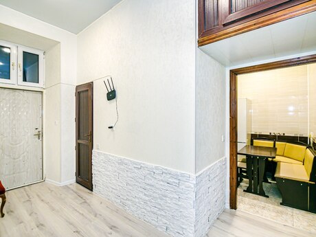 3 otaqlı köhnə tikili - İçəri Şəhər m. - 84 m²