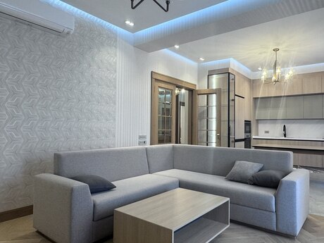 4 otaqlı yeni tikili - Ağ şəhər q. - 140 m²