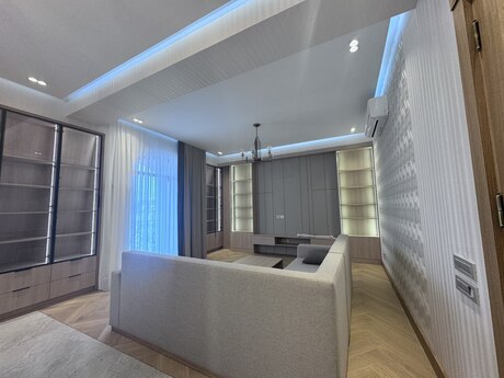 4 otaqlı yeni tikili - Ağ şəhər q. - 140 m²