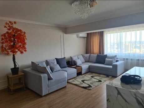 3 otaqlı köhnə tikili - İçəri Şəhər m. - 88 m²