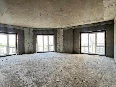 4 otaqlı yeni tikili - Ağ şəhər q. - 230 m²