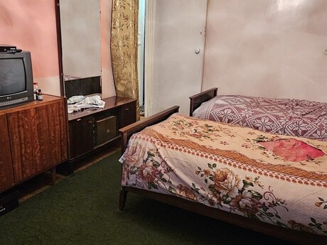 3 otaqlı köhnə tikili - 20 Yanvar m. - 75 m²
