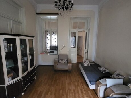 3 otaqlı köhnə tikili - İçəri Şəhər m. - 80 m²