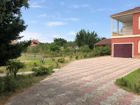 6 otaqlı həyət evi/bağ evi - Novxanı q. - 200 m²