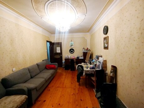 2 otaqlı köhnə tikili - Bakıxanov q. - 60 m²