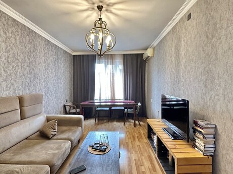 5-комн. вторичка - м. 20 января - 100 м²