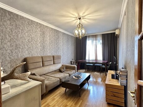 5-комн. вторичка - м. 20 января - 100 м²