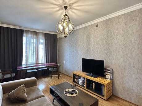 5-комн. вторичка - м. 20 января - 100 м²