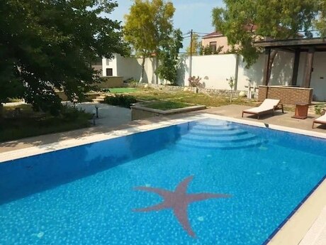 5 otaqlı həyət evi/bağ evi - Buzovna q. - 300 m²