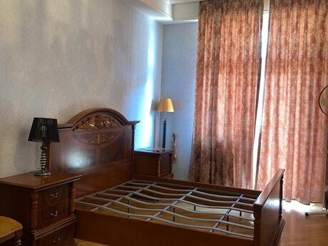 2 otaqlı yeni tikili - 28 May m. - 100 m²