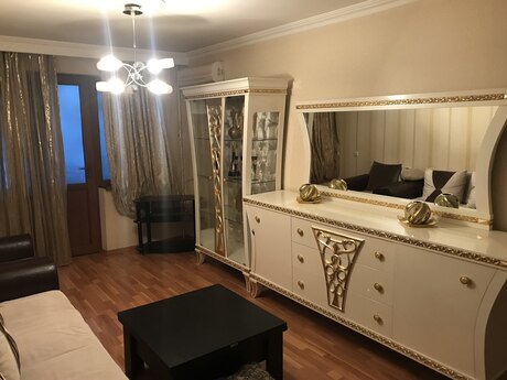 3 otaqlı köhnə tikili - Xalqlar Dostluğu m. - 56 m²