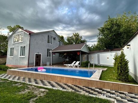 4 otaqlı həyət evi/bağ evi - Qəbələ - 200 m²