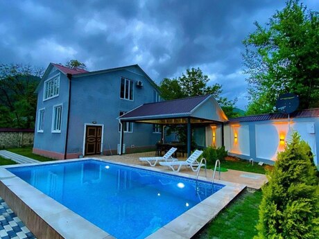 4 otaqlı həyət evi/bağ evi - Qəbələ - 200 m²