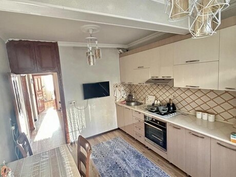 2 otaqlı köhnə tikili - Yeni Günəşli q. - 60 m²
