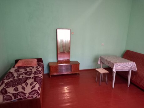 1 otaqlı həyət evi/bağ evi - Bakıxanov q. - 30 m²
