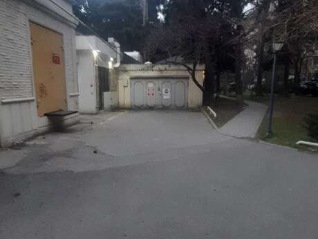 Qaraj - Azadlıq Prospekti m. - 47.3 m²