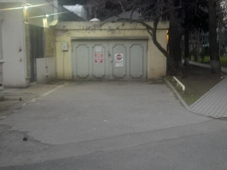 Qaraj - Azadlıq Prospekti m. - 47.3 m²