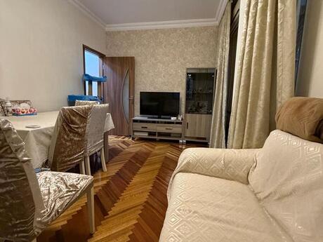 2 otaqlı köhnə tikili - Azadlıq Prospekti m. - 60 m²