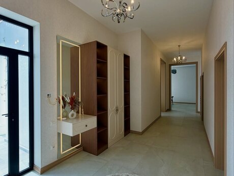 4 otaqlı həyət evi/bağ evi - Buzovna q. - 250 m²