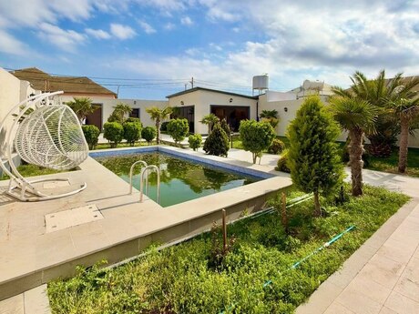 4 otaqlı həyət evi/bağ evi - Buzovna q. - 250 m²