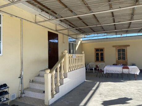 5 otaqlı həyət evi/bağ evi - Salyan - 130 m²