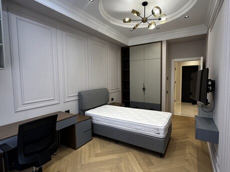 4 otaqlı yeni tikili - Xətai r. - 141 m²