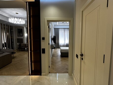 4 otaqlı yeni tikili - Xətai r. - 141 m²