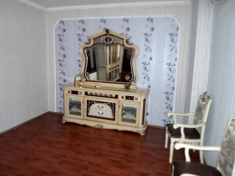 8 otaqlı həyət evi/bağ evi - Nardaran q. - 240 m²