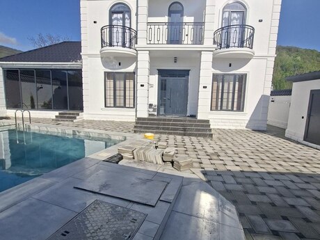 5 otaqlı həyət evi/bağ evi - Qəbələ - 290 m²