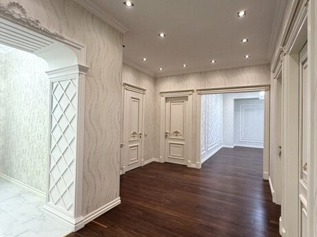 4 otaqlı yeni tikili - 8 Noyabr m. - 176 m²