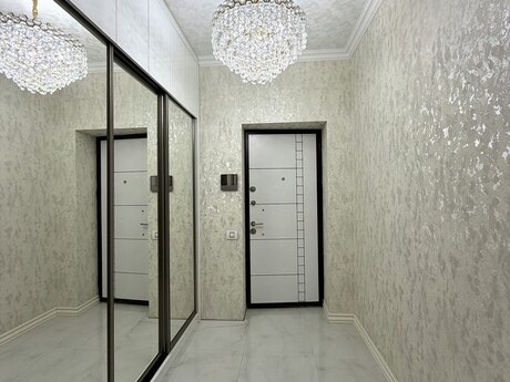 4 otaqlı yeni tikili - 8 Noyabr m. - 176 m²