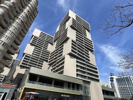4 otaqlı yeni tikili - 8 Noyabr m. - 176 m²