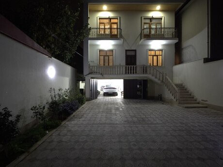 6 otaqlı həyət evi/bağ evi - NZS q. - 325 m²