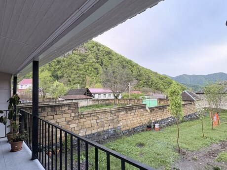 3 otaqlı həyət evi/bağ evi - Qax - 150 m²