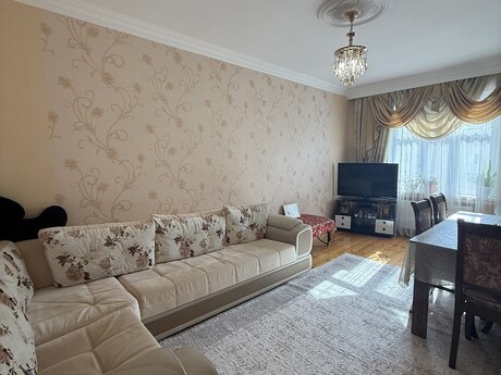 3 otaqlı köhnə tikili - Yeni Günəşli q. - 85 m²