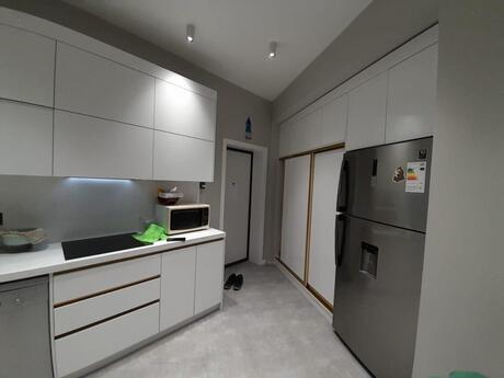 3 otaqlı mənzil, 98 m², 28 May: 300 000 ₼ 5