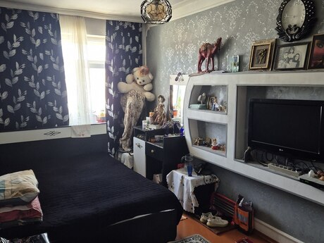 4 otaqlı köhnə tikili - Lökbatan q. - 70 m²
