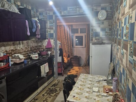 4 otaqlı köhnə tikili - Lökbatan q. - 70 m²